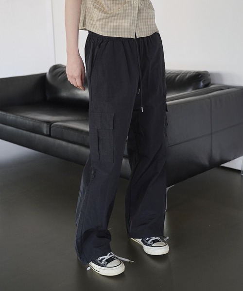 UNE MANSION(ユヌマンション)の「【ストリング付き】ストレートナイロンカーゴパンツ(カーゴパンツ・レディース・ピンク/チャコール/スカイブルー/カーキ/ブラック・FREE)」の20枚目の写真