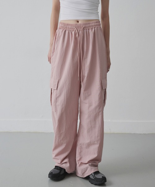 UNE MANSION(ユヌマンション)の「【ストリング付き】ストレートナイロンカーゴパンツ(カーゴパンツ・レディース・ピンク/チャコール/スカイブルー/カーキ/ブラック・FREE)」の13枚目の写真