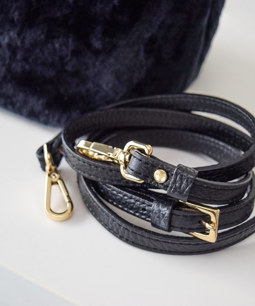 RIPANI（リパーニ）の「【RIPANI】ムートンコンビハンドバッグ(Q46531)（ハンドバッグ・レディース・ブラック/グレー・ALL）」の8枚目の写真