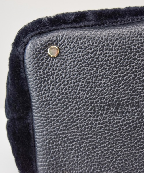 RIPANI（リパーニ）の「【RIPANI】ムートンコンビハンドバッグ(Q46531)（ハンドバッグ・レディース・ブラック/グレー・ALL）」の9枚目の写真