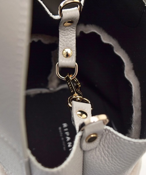 RIPANI（リパーニ）の「【RIPANI】ムートンコンビハンドバッグ(Q46531)（ハンドバッグ・レディース・ブラック/グレー・ALL）」の14枚目の写真
