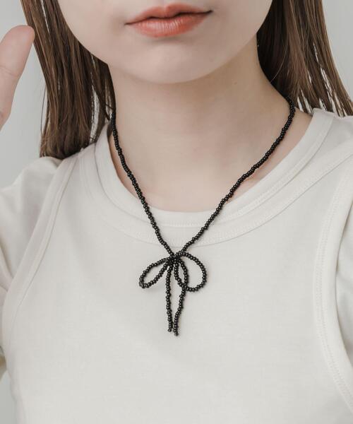 SMELLY（スメリー）の「リボンビーズネックレス（ネックレス・レディース・ブラック・-）」の2枚目の写真
