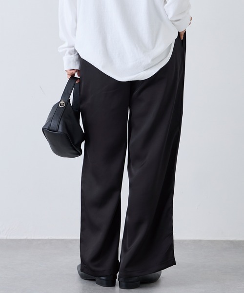 LAVEANGE（ラビアンジェ）の「サテンイージーワイドパンツ（その他パンツ・レディース・ブラウン/ブラック・M/4L/3L/LL/L）」の6枚目の写真