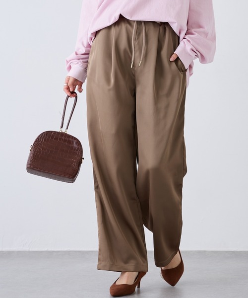LAVEANGE（ラビアンジェ）の「サテンイージーワイドパンツ（その他パンツ・レディース・ブラウン/ブラック・M/4L/3L/LL/L）」の12枚目の写真