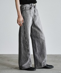 WYM LIDNM（ウィム バイ リドム）の「VINTAGE WASHED CURVED DENIM（デニムパンツ）」