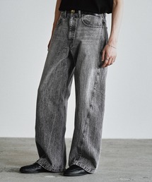 WYM LIDNM（ウィム バイ リドム）の「VINTAGE WASHED CURVED DENIM（デニムパンツ）」