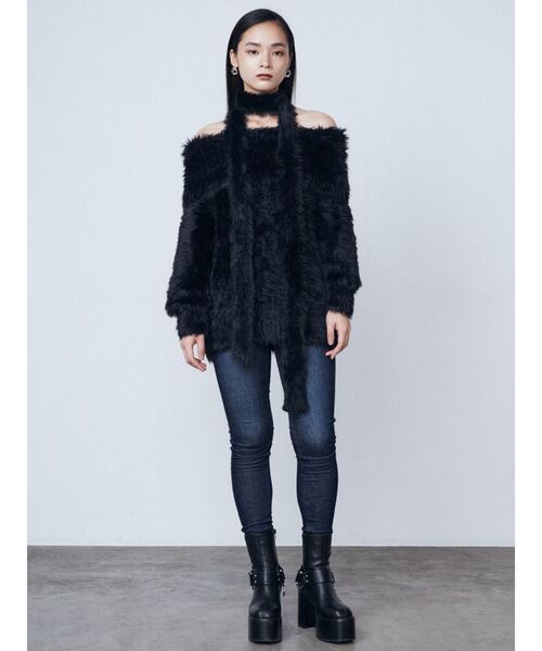 EMODA(エモダ)の「オフショルダータイオーバーニット(ニット/セーター・レディース・アイボリー/ブラック/ブルー・FREE)」の5枚目の写真