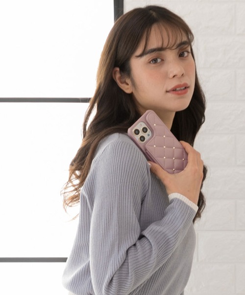 CECIL McBEE（セシルマクビー）の「iPhone17 iPhone17Pro iPhone17e iPhoneAir iPhone16/16e/16Pro/15/14/13 セシルマクビー [キルティング背面ケース]（スマホケース/カバー・レディース・グレー/モカ/ベージュ/スモークピンク/ブラック・iPhone 16 Pro/iPhone 16/iPhone 13/14/iPhone 15/iPhone 16e/iPhone Air/iPhone 17 Pro/iPhone 17）」の6枚目の写真