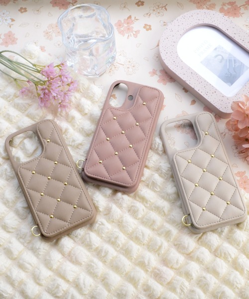 CECIL McBEE（セシルマクビー）の「iPhone17 iPhone17Pro iPhone17e iPhoneAir iPhone16/16e/16Pro/15/14/13 セシルマクビー [キルティング背面ケース]（スマホケース/カバー・レディース・グレー/モカ/ベージュ/スモークピンク/ブラック・iPhone 16 Pro/iPhone 16/iPhone 13/14/iPhone 15/iPhone 16e/iPhone Air/iPhone 17 Pro/iPhone 17）」の19枚目の写真