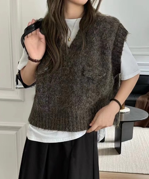 Diosfront(ディオスフロント)の「Vネックざっくりニットベスト(ベスト・レディース・ブルー/ピンク/モカ/ライトグレー/グレー・FREE)」の15枚目の写真