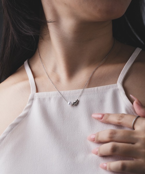 Os accessory（オズアクセサリー）の「【金属アレルギー対応】Os　-オズ-　パール×メタルビーズ　ネックレス（ネックレス・レディース・ゴールド/シルバー・FREE）」の3枚目の写真