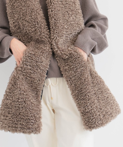 HELEN MOORE（ヘレンムーア）の「BARNYARDSTORM /  【スタイリスト若狭恵美さんご紹介アイテム】ヘレンムーアボアマフラー（ストール/ショール・レディース・ブラウン・FREE）」の3枚目の写真