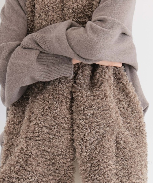 HELEN MOORE（ヘレンムーア）の「BARNYARDSTORM /  【スタイリスト若狭恵美さんご紹介アイテム】ヘレンムーアボアマフラー（ストール/ショール・レディース・ブラウン・FREE）」の4枚目の写真