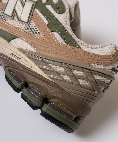 セール】New Balance (ニューバランス) M1906NE（スニーカー