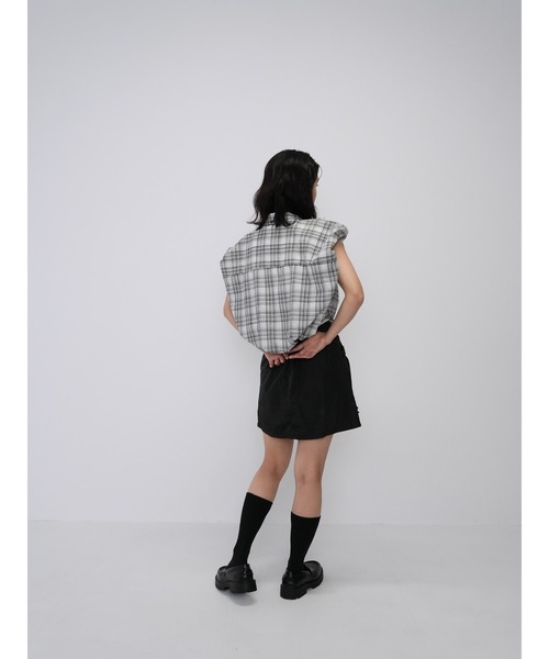 Enewd nina（エニュードニーナ）の「【ZOZO限定】ボリューム チェック シャツ ブラウス ノースリーブ（シャツ/ブラウス・レディース・グレー・FREE）」の7枚目の写真
