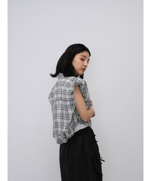 Enewd nina（エニュードニーナ）の「【ZOZO限定】ボリューム チェック シャツ ブラウス ノースリーブ（シャツ/ブラウス・レディース・グレー・FREE）」の5枚目の写真