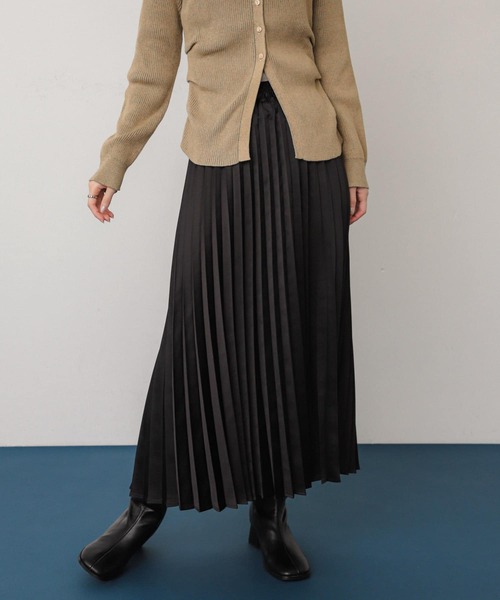 SENSE OF PLACE by URBAN RESEARCH（センスオブプレイスバイアーバンリサーチ）の「グロッシープリーツスカート（スカート・レディース・ブラック/シルバー/ゴールド・ONE）」の4枚目の写真