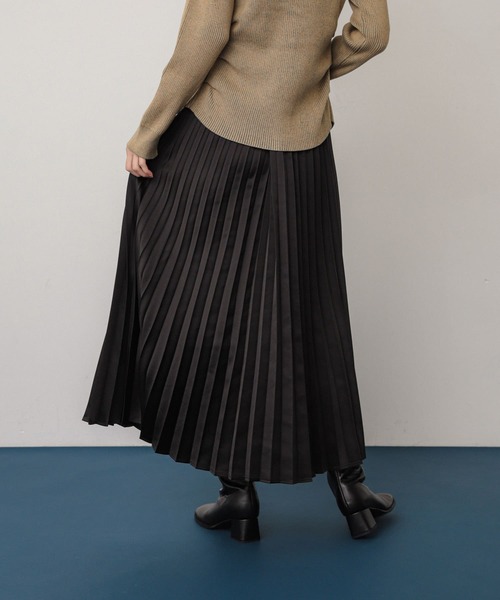 SENSE OF PLACE by URBAN RESEARCH（センスオブプレイスバイアーバンリサーチ）の「グロッシープリーツスカート（スカート・レディース・ブラック/シルバー/ゴールド・ONE）」の5枚目の写真