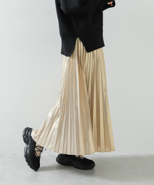 SENSE OF PLACE by URBAN RESEARCH（センスオブプレイスバイアーバンリサーチ）の「グロッシープリーツスカート（スカート・レディース・ブラック/シルバー/ゴールド・ONE）」の11枚目の写真