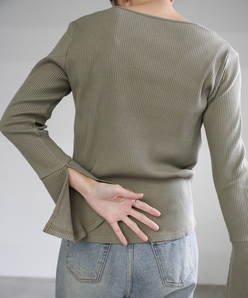 select MOCA（セレクトモカ）の「デザインネックリブトップス（Tシャツ/カットソー・レディース・アイボリー/グレイッシュベージュ/ブルー/ブラック・FREE）」の15枚目の写真