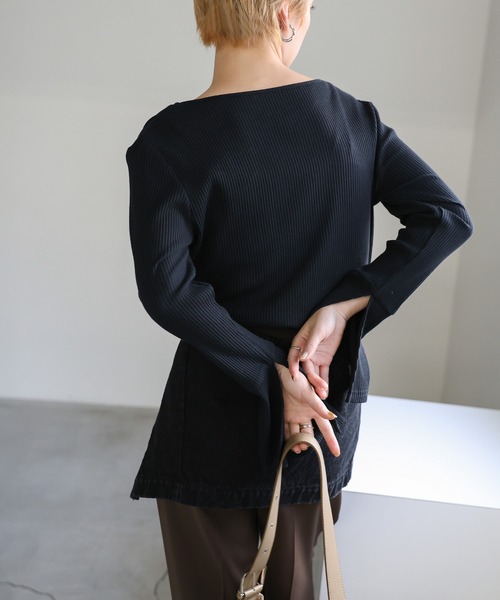 select MOCA（セレクトモカ）の「デザインネックリブトップス（Tシャツ/カットソー・レディース・アイボリー/グレイッシュベージュ/ブルー/ブラック・FREE）」の21枚目の写真