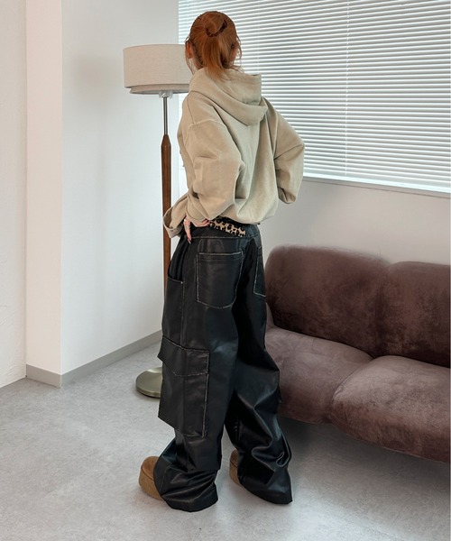 sedacle(セダクル)の「ヴィンテージライク合皮パンツ(その他パンツ・メンズ・ブラック/ブラウン・SMALL/MEDIUM/LARGE)」の11枚目の写真