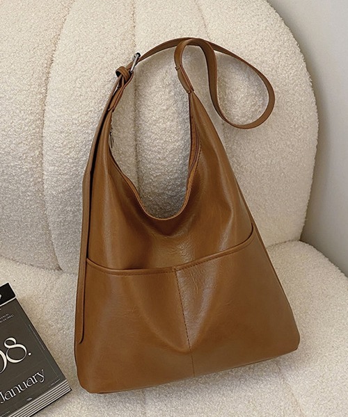 INASTUDIOS(イーナストゥディオス)の「極薄 フェイクレザー ショルダーバッグ レディース(ショルダーバッグ・レディース・キャメル/カーキ/ブラック/モカ・FREE)」の17枚目の写真