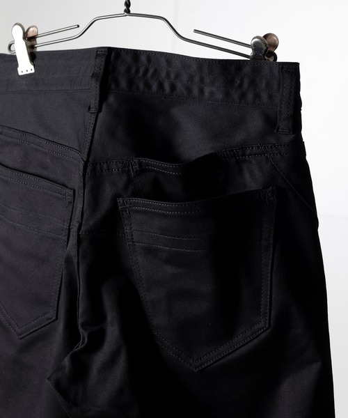 n(n) BY NUMBER (N)INE(エヌエヌバイナンバーナイン)の「STRAIGHT PANTS_STRECH CHINO / スリム ストレートパンツ トレッチチノ(デニムパンツ・メンズ・ブラック・3)」の4枚目の写真