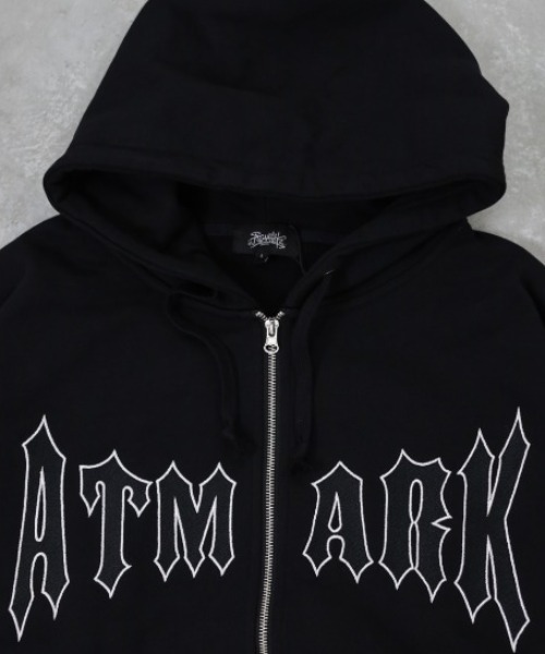 ATMARK(アットマーク)の「《2サイズ展開 / UNISEX 》オールドイングリッシュATMARKロゴ スウェット フルジップパーカー(パーカー・レディース・ホワイト/ブラック・MEDIUM/LARGE)」の13枚目の写真