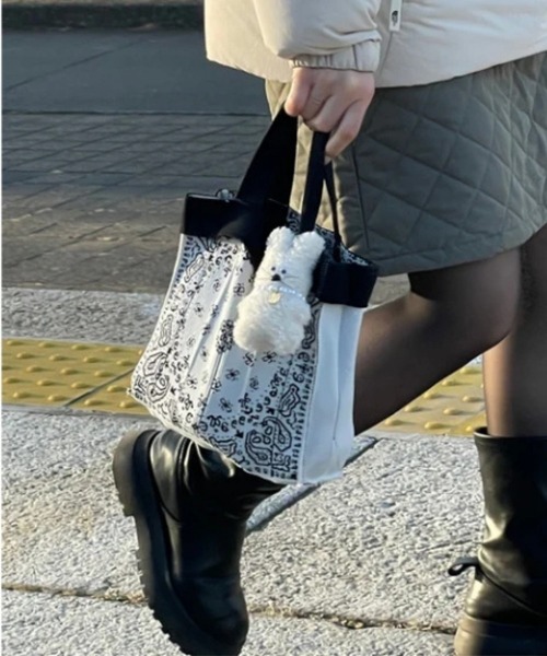 KNT365(ケイエヌティサンロクゴ)の「Co-Knitty Paisley(ハンドバッグ・レディース・ホワイト/ブラック・FREE)」の3枚目の写真
