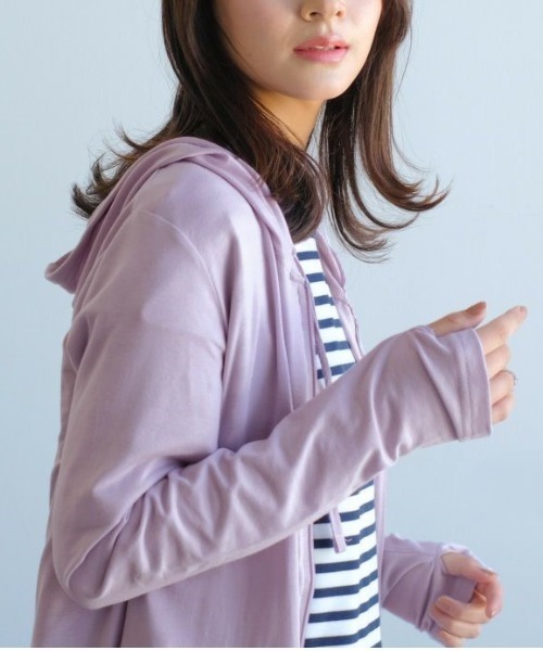 aquagarage（アクアガレージ）の「UV対策ジップアップパーカー（パーカー・レディース・イエロー/ベージュ/ブラック/アイボリー/ブルー/ラベンダー・L/M）」の5枚目の写真