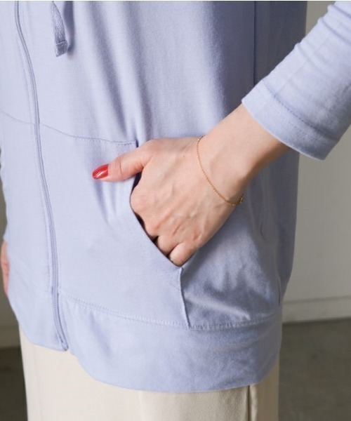 aquagarage（アクアガレージ）の「UV対策ジップアップパーカー（パーカー・レディース・イエロー/ベージュ/ブラック/アイボリー/ブルー/ラベンダー・L/M）」の21枚目の写真