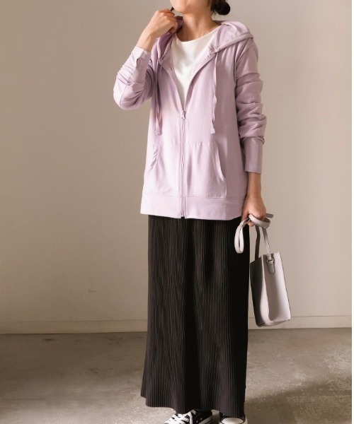 aquagarage（アクアガレージ）の「UV対策ジップアップパーカー（パーカー・レディース・イエロー/ベージュ/ブラック/アイボリー/ブルー/ラベンダー・L/M）」の14枚目の写真