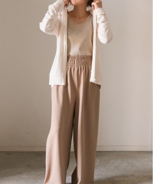 aquagarage（アクアガレージ）の「UV対策ジップアップパーカー（パーカー・レディース・イエロー/ベージュ/ブラック/アイボリー/ブルー/ラベンダー・L/M）」の15枚目の写真