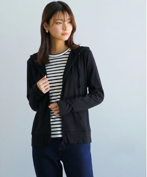 aquagarage（アクアガレージ）の「UV対策ジップアップパーカー（パーカー・レディース・イエロー/ベージュ/ブラック/アイボリー/ブルー/ラベンダー・L/M）」の16枚目の写真