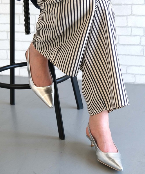 aquagarage(アクアガレージ)の「バックストラップローヒールパンプス(パンプス・レディース・レオパード/ブラック/シルバー・24.0cm/23.5cm/23.0cm)」の15枚目の写真