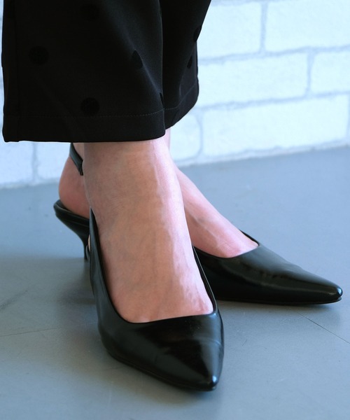 aquagarage(アクアガレージ)の「バックストラップローヒールパンプス(パンプス・レディース・レオパード/ブラック/シルバー・24.0cm/23.5cm/23.0cm)」の17枚目の写真