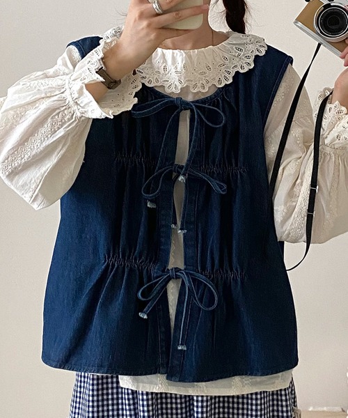 aimoha（アイモハ）の「ドローストリングデニムベスト（ベスト・レディース・ライトブルー/ネイビー・FREE）」の2枚目の写真