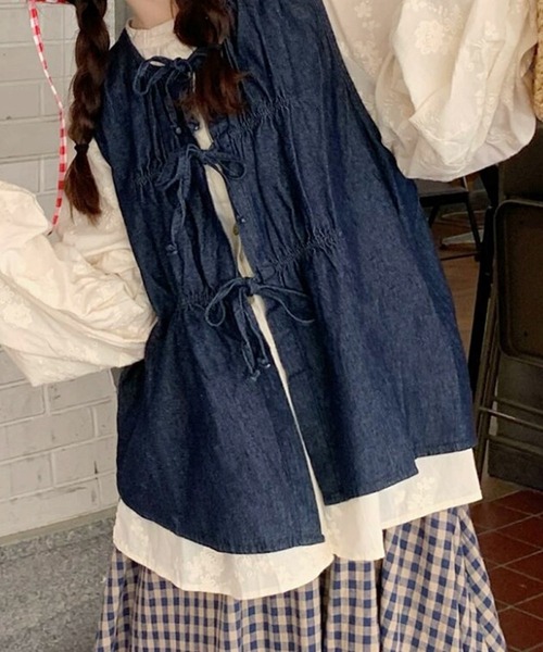 aimoha（アイモハ）の「ドローストリングデニムベスト（ベスト・レディース・ライトブルー/ネイビー・FREE）」の15枚目の写真