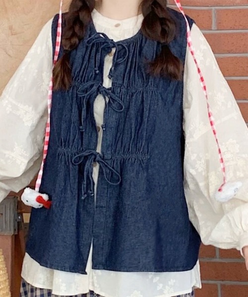 aimoha（アイモハ）の「ドローストリングデニムベスト（ベスト・レディース・ライトブルー/ネイビー・FREE）」の20枚目の写真