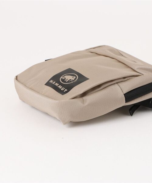 Mammut(マムート)の「【MAMMUT (マムート)】Xeron Pouch 1(ショルダーバッグ・メンズ・ベージュ/ブラック・FREE)」の7枚目の写真