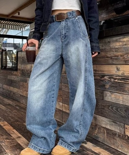 Vipoa(ヴィポア)の「アメリカンレトロワイドデニムパンツ(デニムパンツ・レディース・ブルー・LARGE/MEDIUM)」の2枚目の写真