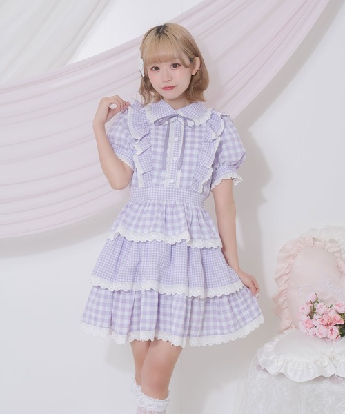 Honey Cinnamon(ハニーシナモン)の「ギンガム3段フリルワンピース(ワンピース・レディース・ラベンダー/ブラック・FREE)」の2枚目の写真