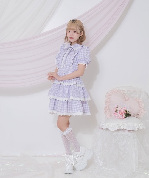 Honey Cinnamon(ハニーシナモン)の「ギンガム3段フリルワンピース(ワンピース・レディース・ラベンダー/ブラック・FREE)」の5枚目の写真