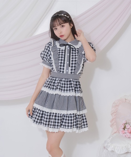 Honey Cinnamon(ハニーシナモン)の「ギンガム3段フリルワンピース(ワンピース・レディース・ラベンダー/ブラック・FREE)」の9枚目の写真