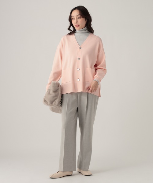 Elura（エルーラ）の「＜WEB限定カラー＞もっちり立体オーバーカーディガン/327462（カーディガン/ボレロ・レディース・ブルー/ネイビー/オフホワイト/ライトピンク/ライトイエロー/ライトグレー/ブラウン系その他/ブラック/ピンク/ダークブラウン/ロイヤルブルー/ライトブルー/レッド/ミント・FREE）」の17枚目の写真