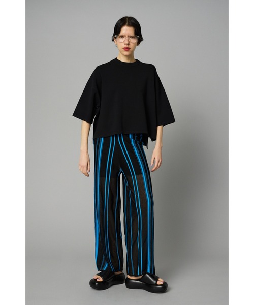 HeRIN.CYE（ヘリンドットサイ）の「Box knit tops　　ボックスニットトップス（ニット/セーター・レディース・ブラック/オフホワイト/レッド/オレンジ・FREE）」の5枚目の写真
