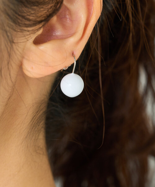 BEARDSLEY（ビアズリー）の「ボールフックピアス（ピアス（両耳用）・レディース・ブラック・FREE）」の4枚目の写真