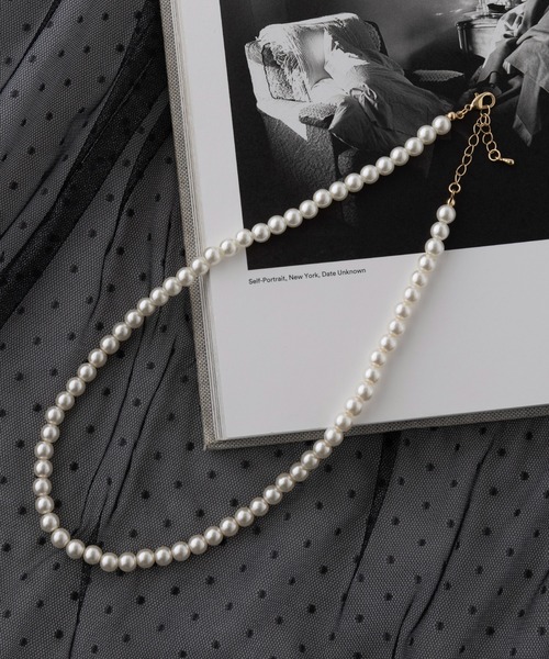 MAISON BREEZE（メゾンブリーズ）の「【MAISON BREEZE】7mmパールネックレス OSWY（ネックレス・レディース・ホワイト・FREE）」の2枚目の写真