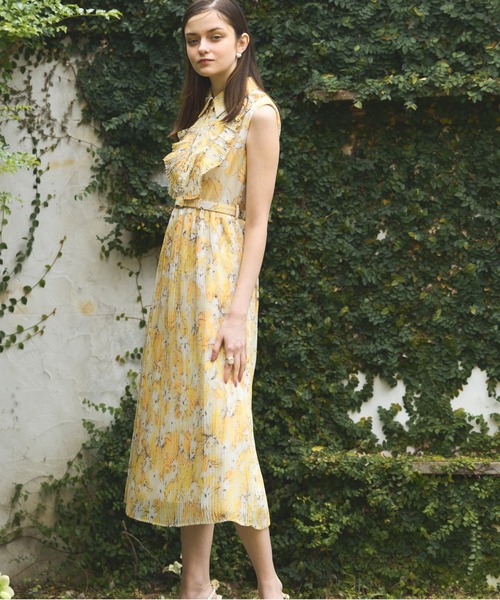 ERADIE（エラディエ）の「French Sleeve Airy Pleated Printed one-piece フレンチスリーブエアリープリーツプリントワンピース（ワンピース・レディース・イエロー系・FREE）」の7枚目の写真